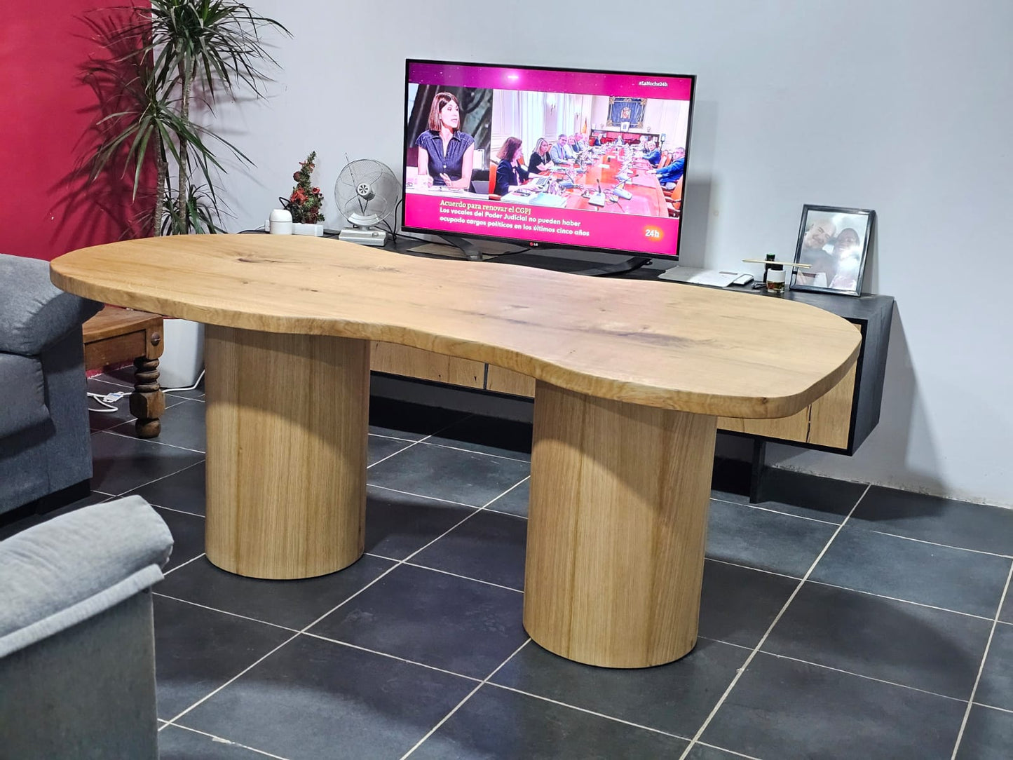 MESA DE COMEDOR DE MADERA