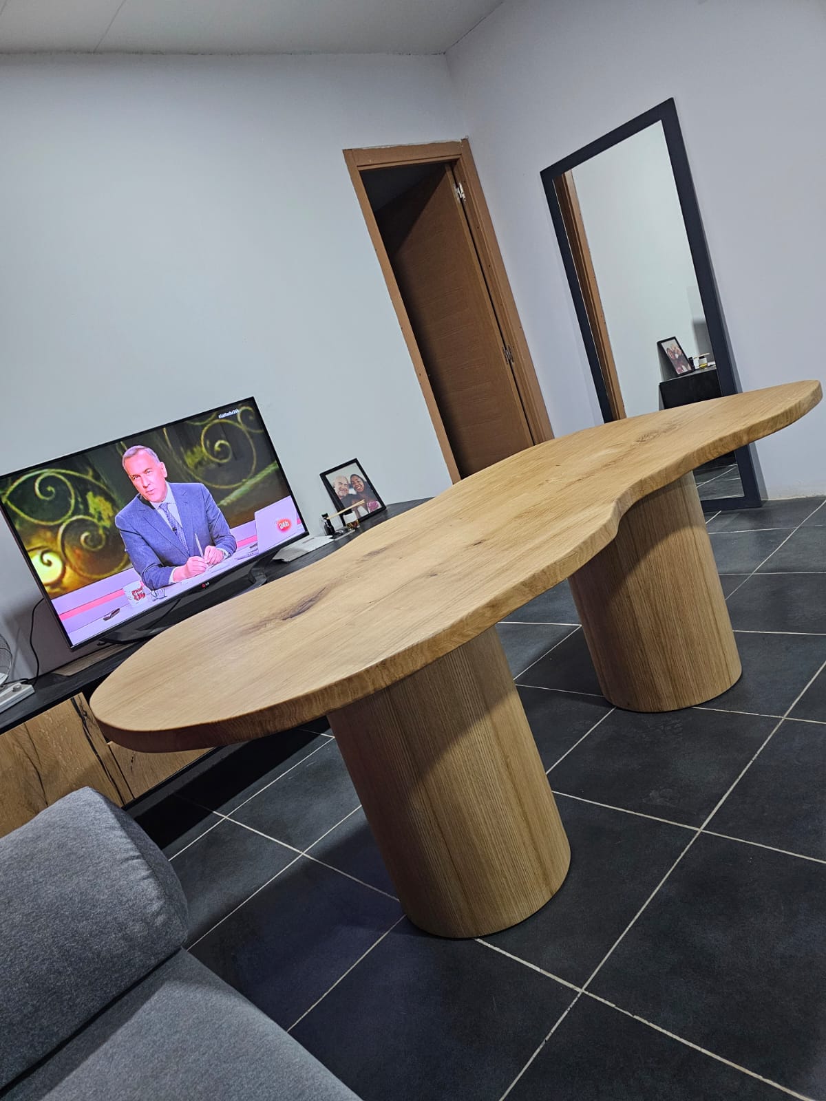 MESA DE COMEDOR DE MADERA