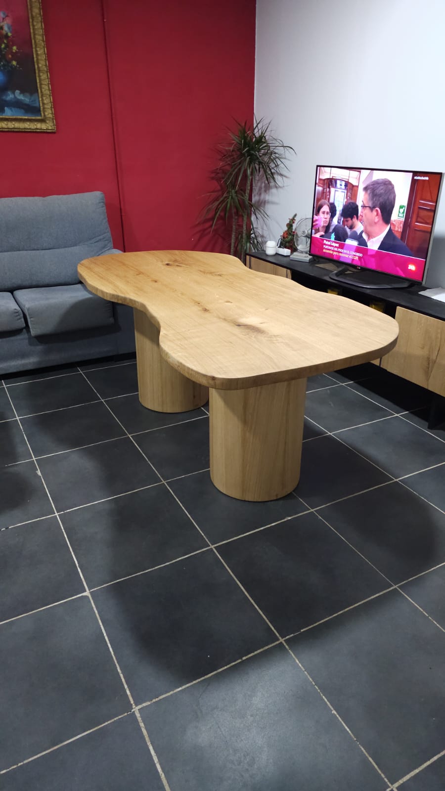 MESA DE COMEDOR DE MADERA